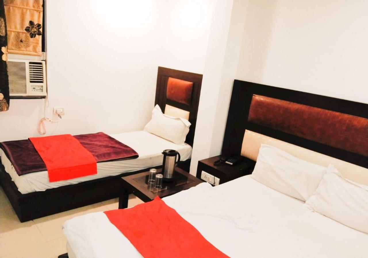 Hotel Revels By A1Rooms New Delhi Buitenkant foto