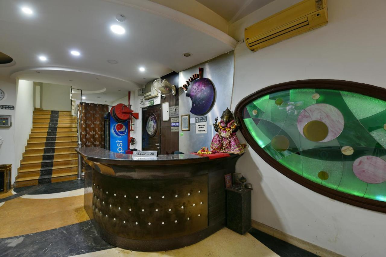Hotel Revels By A1Rooms New Delhi Buitenkant foto