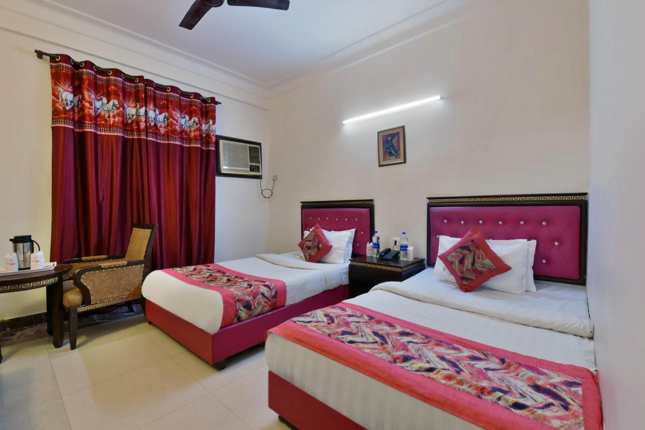 Hotel Revels By A1Rooms New Delhi Buitenkant foto