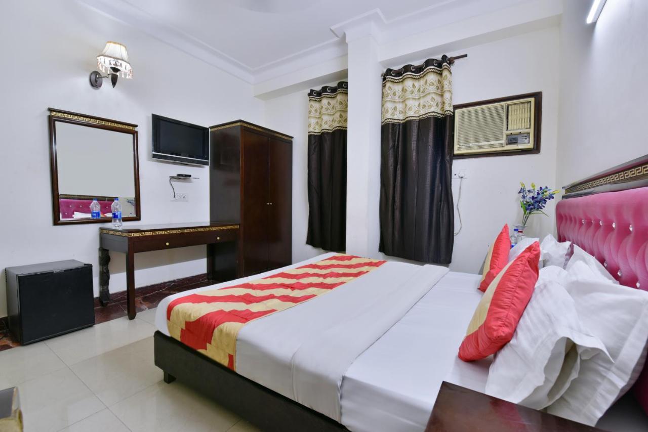 Hotel Revels By A1Rooms New Delhi Buitenkant foto