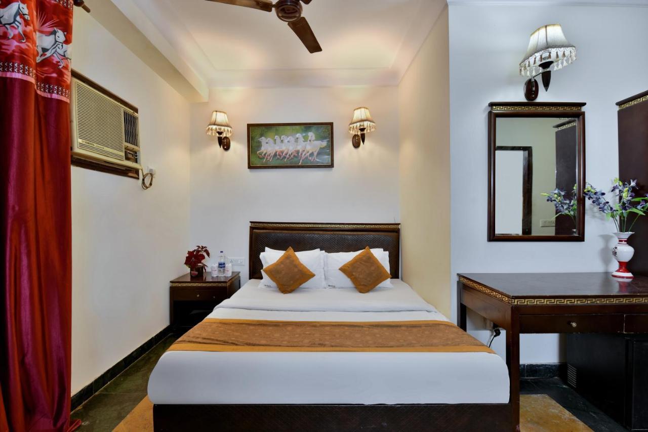 Hotel Revels By A1Rooms New Delhi Buitenkant foto